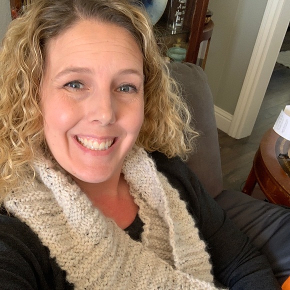 Meet your Posher, Lauren - Picture 1 of 1